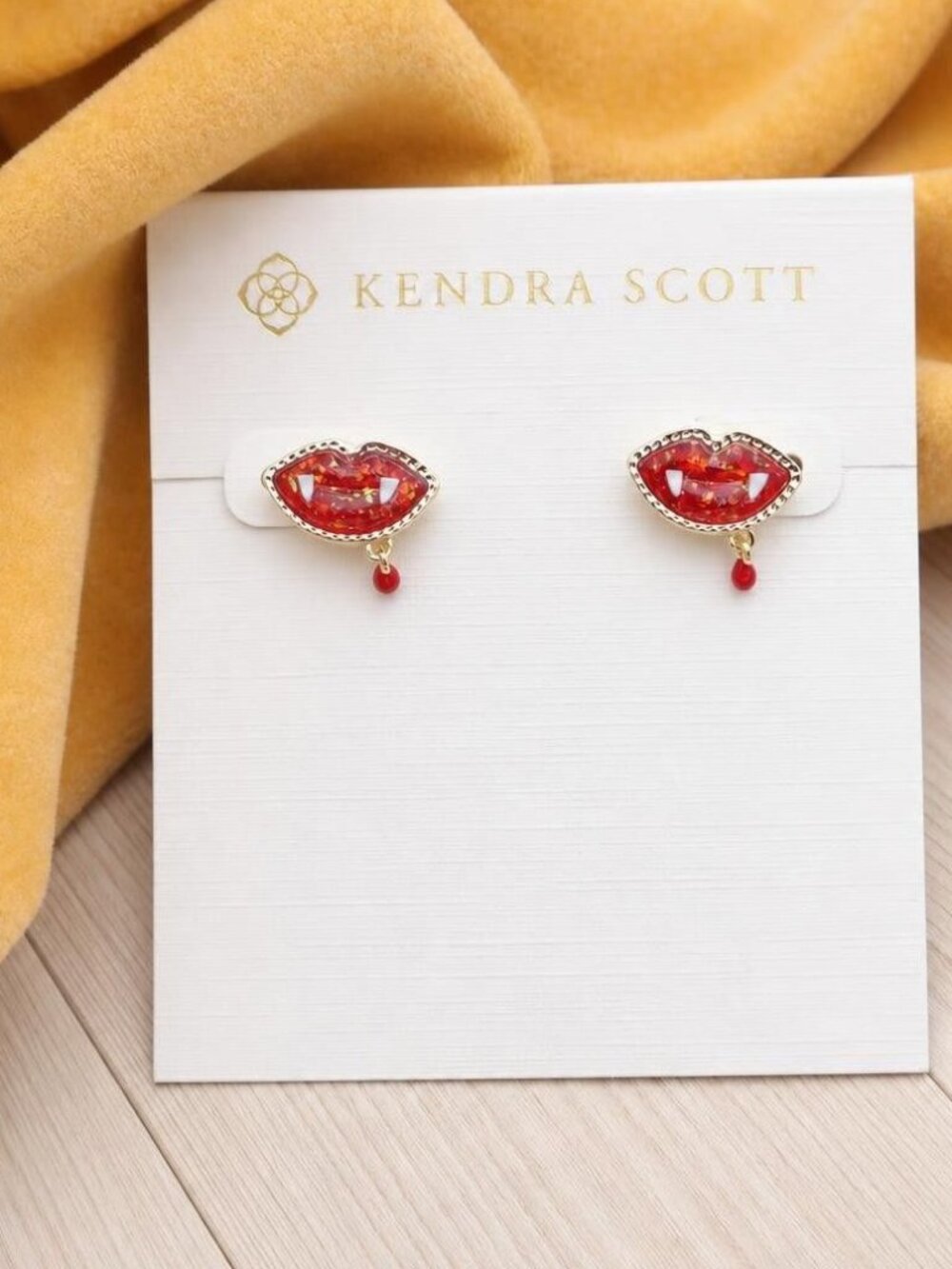 Kendra Scott Vampire Gold Stud Earrings Gold NEW